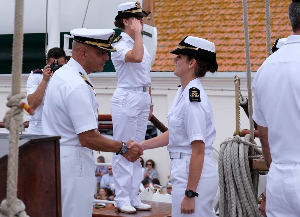 VÍDEO: El Juan Sebastián de Elcano llega a Marín con la Reina Sofía a bordo